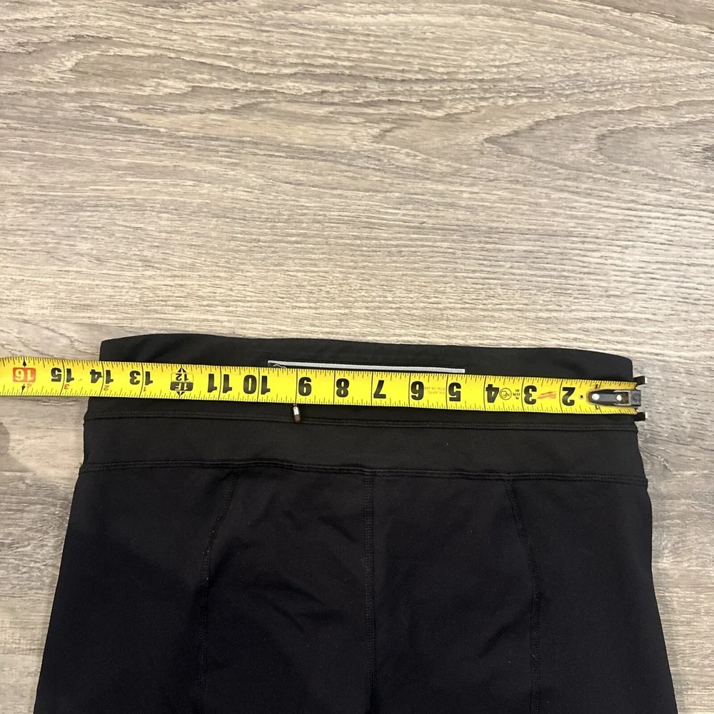 Lululemon Women's Size 8 Cropped Leggings